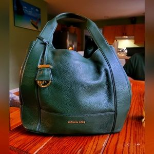 GREEN, Beutiful Bags Michael  kors, Nice color / Gently used .